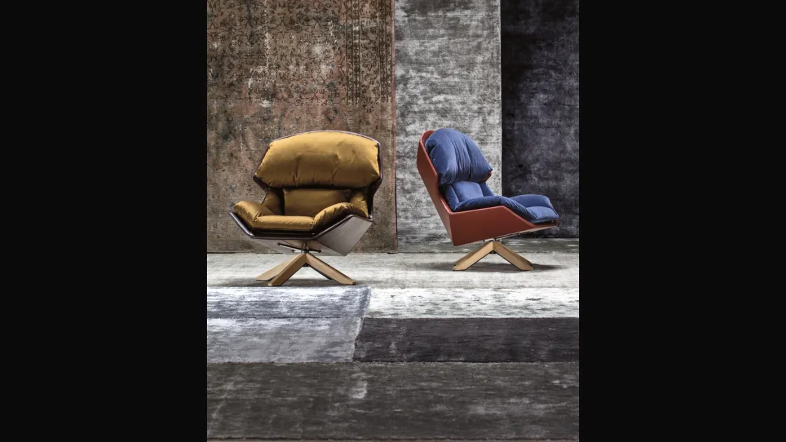 Poltrona relax in tessuto con base girevole in acciaio rivestita in rovere Clarissa di Moroso