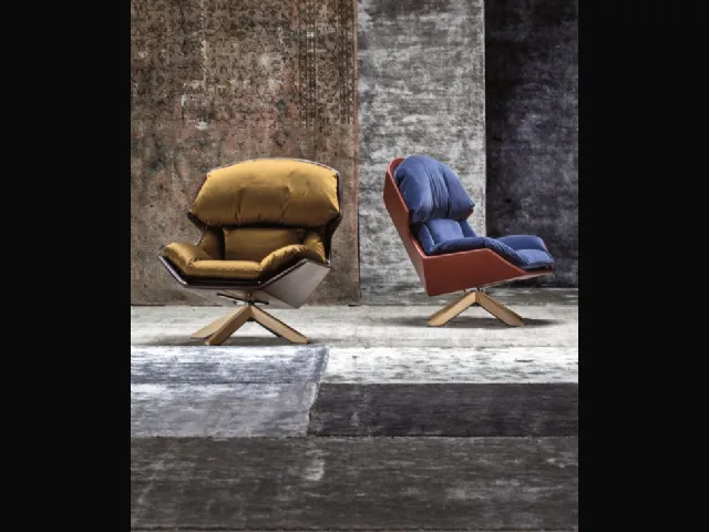 Poltrona relax in tessuto con base girevole in acciaio rivestita in rovere Clarissa di Moroso