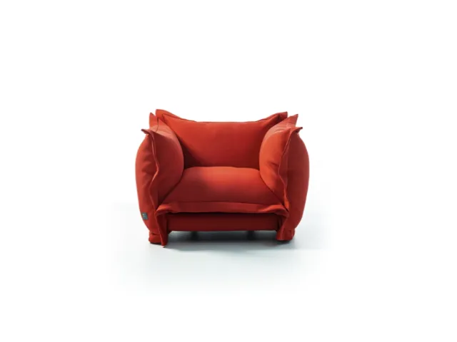 Poltrona in tessuto imbottito High Cloud di Moroso