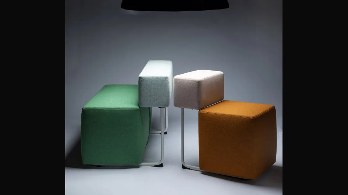 Poltroncina di design dalle forme squadrate in tessuto Square di Moroso