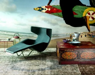 Chaise Longue in tessuto con poggiapiedi in pelle e struttura in acciaio Take a Line For a Walk di Moroso