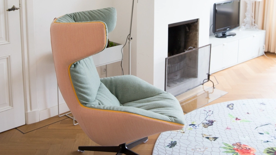 Poltrona in tessuto Take a Line For a Walk di Moroso