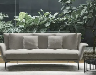 Divano lineare di design Lovy di Bonaldo