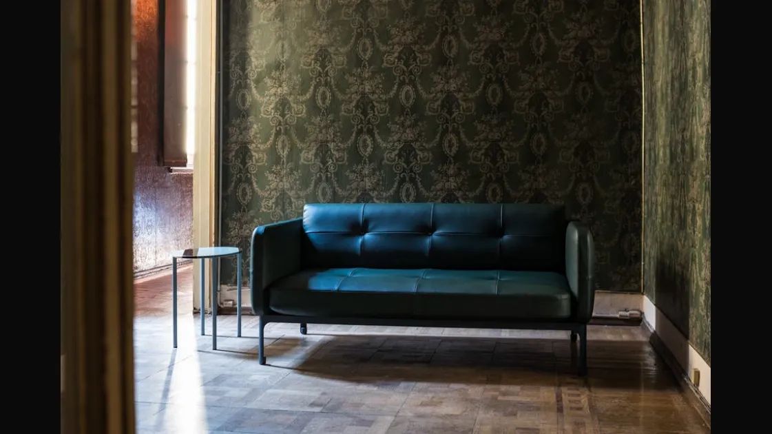 Divano lineare trapuntato in pelle Modernista di Moroso