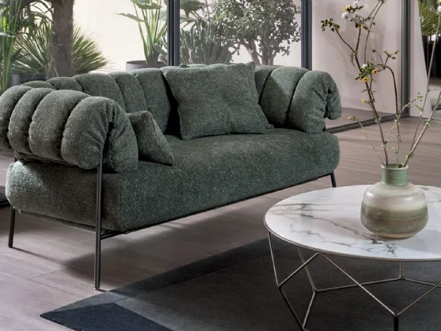 Tirella sofa lineare in tessuto imbottito di Bonaldo