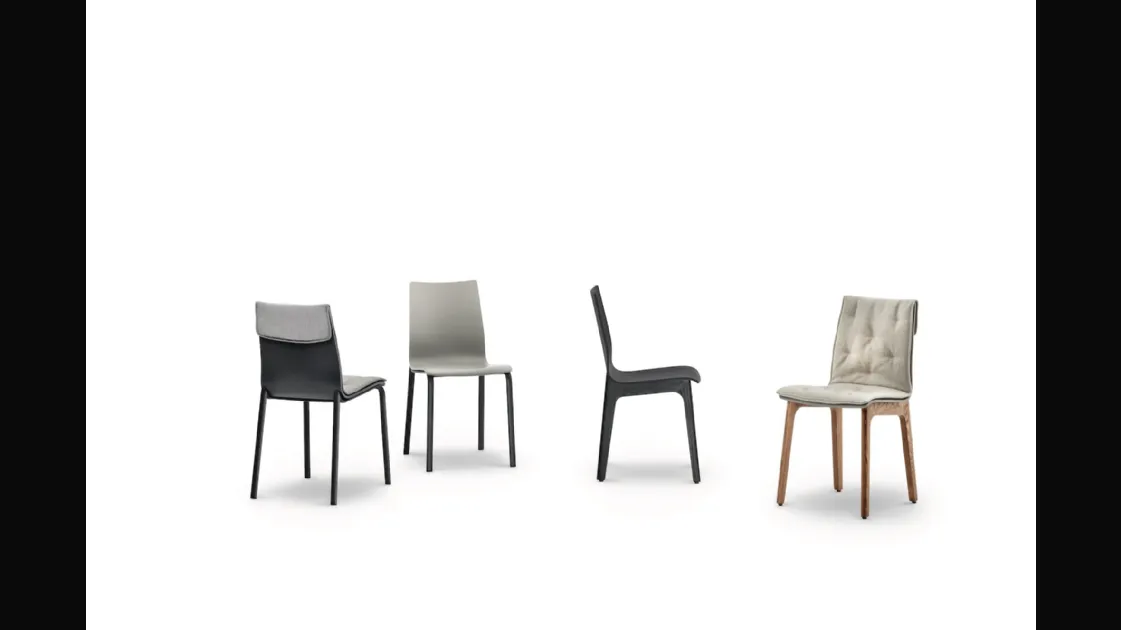 Sedia Alfa con struttura in legno massello e monoscocca in legno laccato di Bontempi