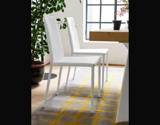 Sedia in cuoio rigenerato con struttura in metallo bianco opaco Boheme di Connubia