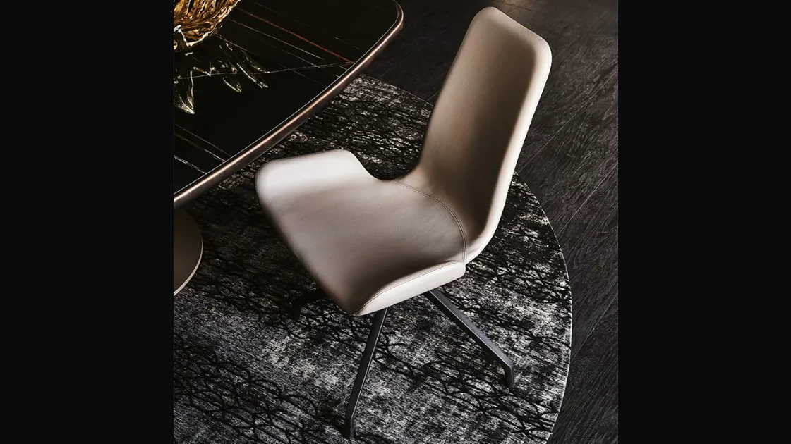 Sedia a 4 razze girevoli in acciaio con seduta in pelle Flamingo di Cattelan Italia