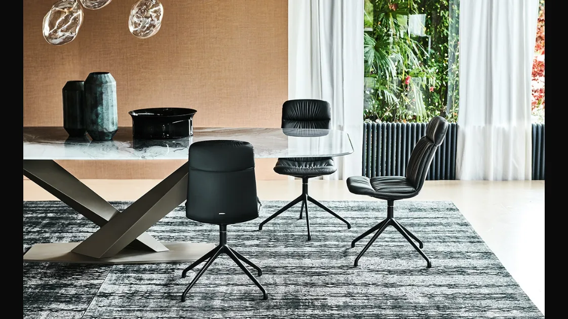 Sedia in acciaio con imbottiura in pelle Kelly di Cattelan Italia