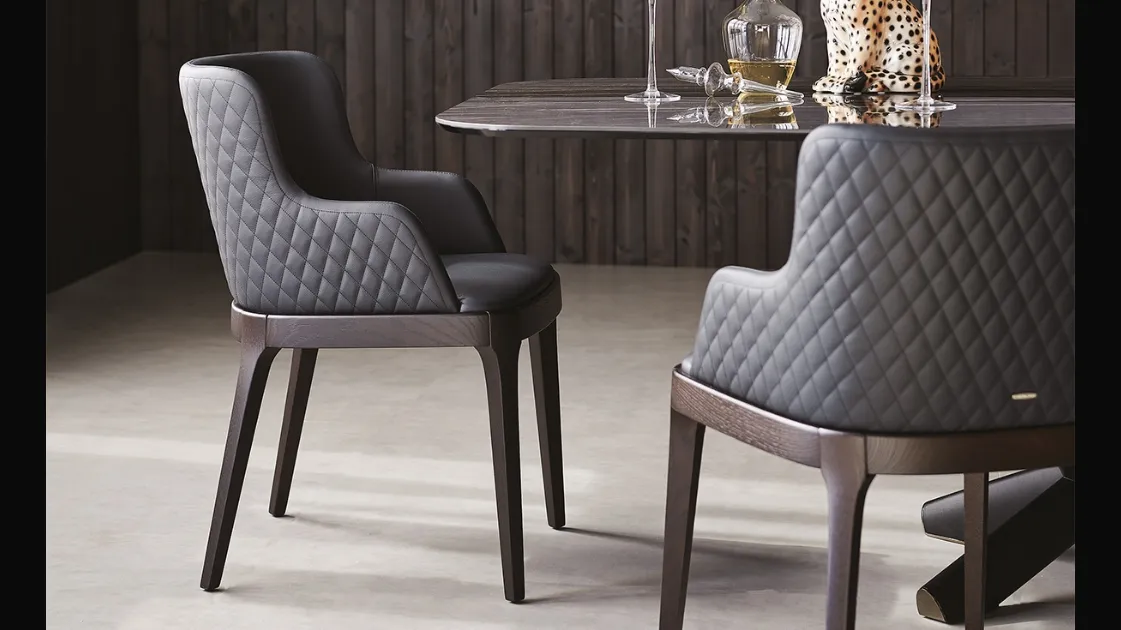 Sedia in pelle con schienale trapuntato Magda Couture di Cattelan Italia