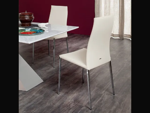 Sedia in ecopelle con struttura in acciaio Maya Flex ML di Cattelan Italia