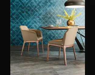 Sedia Musa in pelle con base in legno di Cattelan Italia