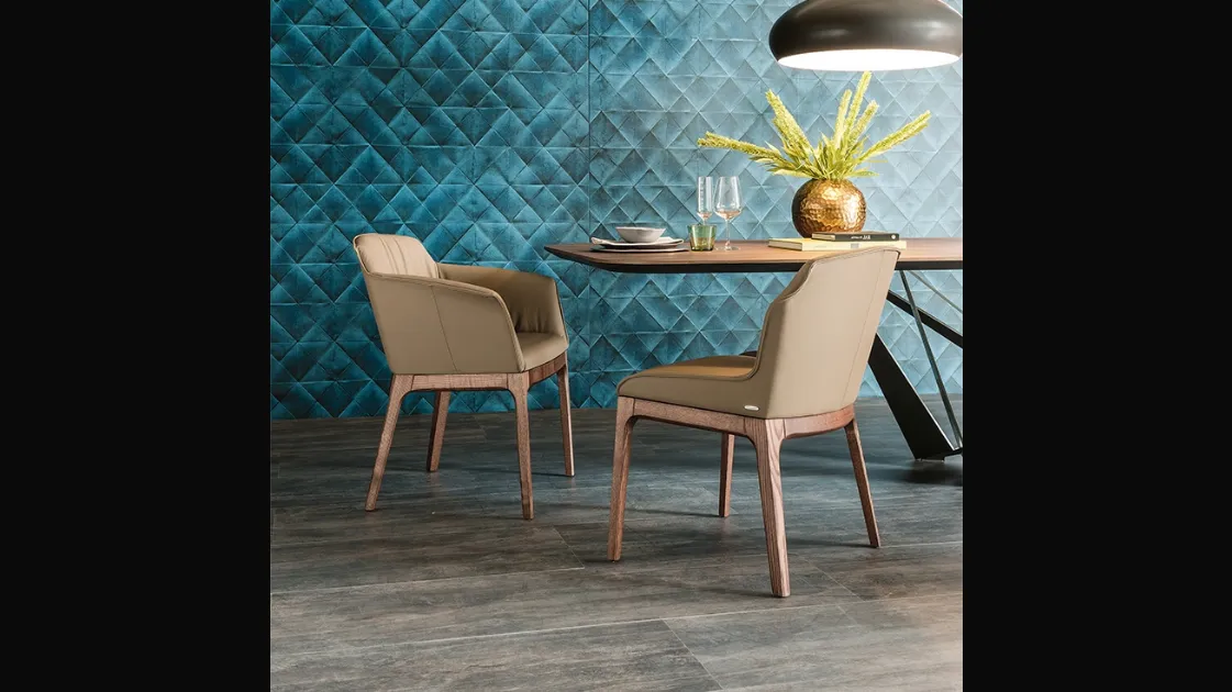 Sedia Musa in pelle con base in legno di Cattelan Italia
