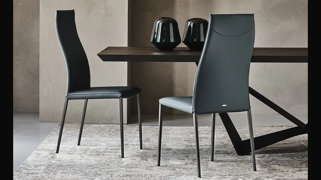 Sedia in pelle con schienale alto e struttura leggera in alluminio Norma ML di Cattelan Italia