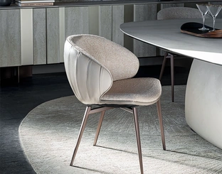 Sedia Charlotte in tessuto e pelle di Cattelan Italia