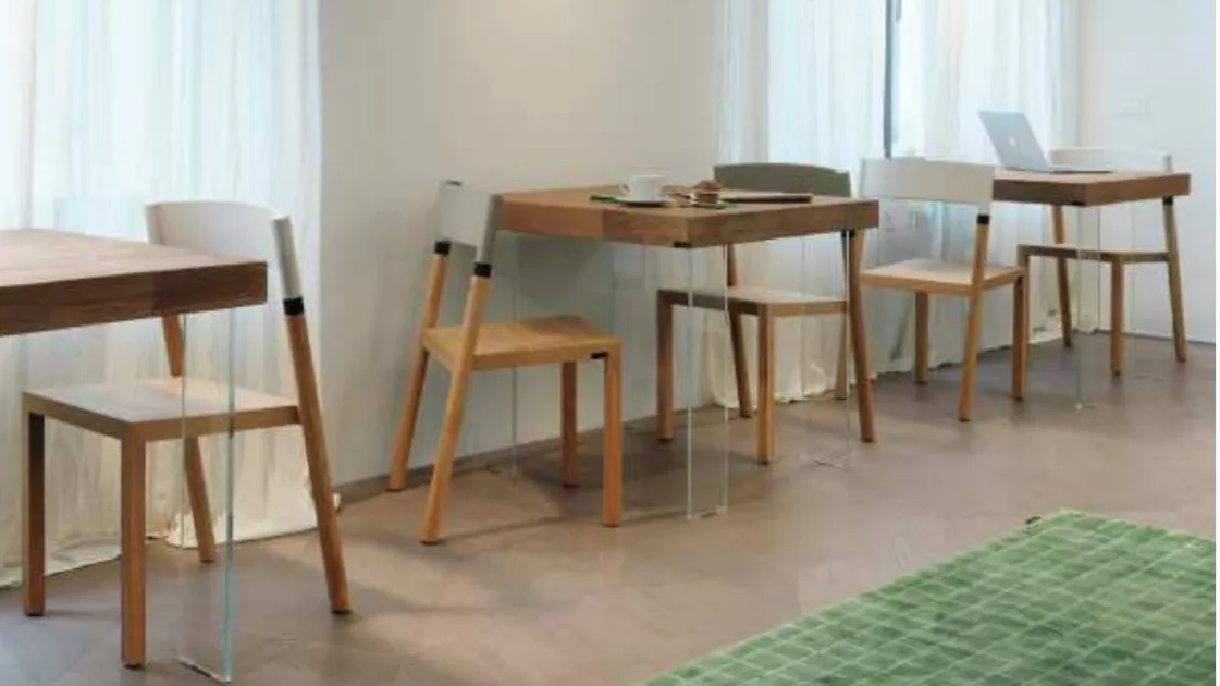 Sedia impilabile Joynt in legno di Rovere di Lago