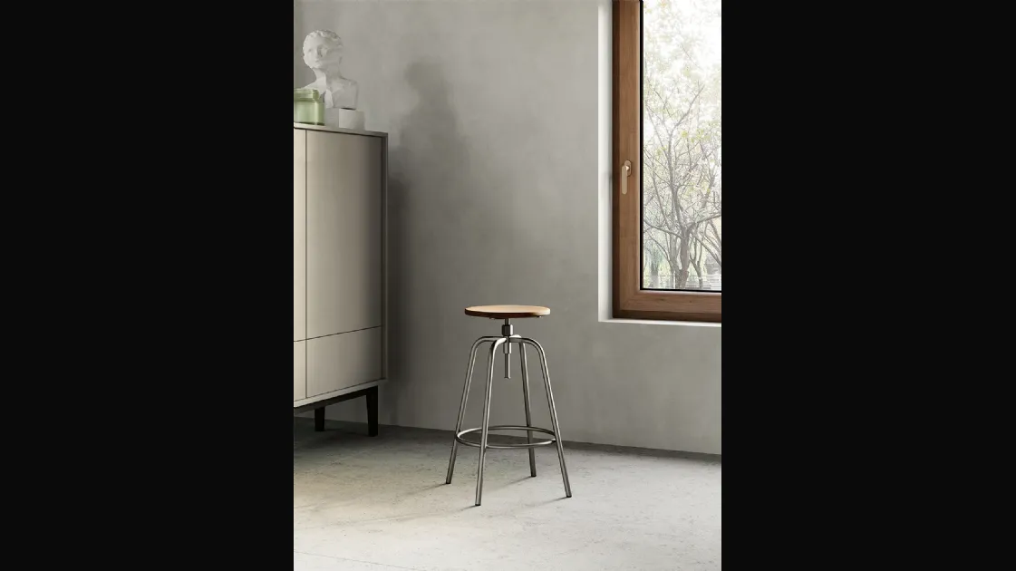 Sgabello Polaris con struttura in metallo verniciato e seduta in legno di Arredo3
