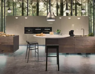 Sgabello Steps composto da strisce di feltro industriale appoggiate su una struttura in alluminio di Lago