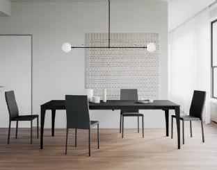 Tavolo allungabile con top in laminato e gambe in metallo verniciato Royal di Arredo3