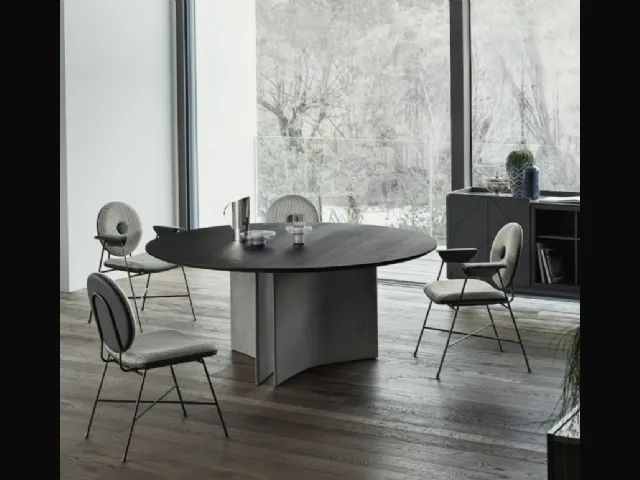 Tavolo rotondo Magnum con base in cemento e piano in legno impiallaciato di Bontempi