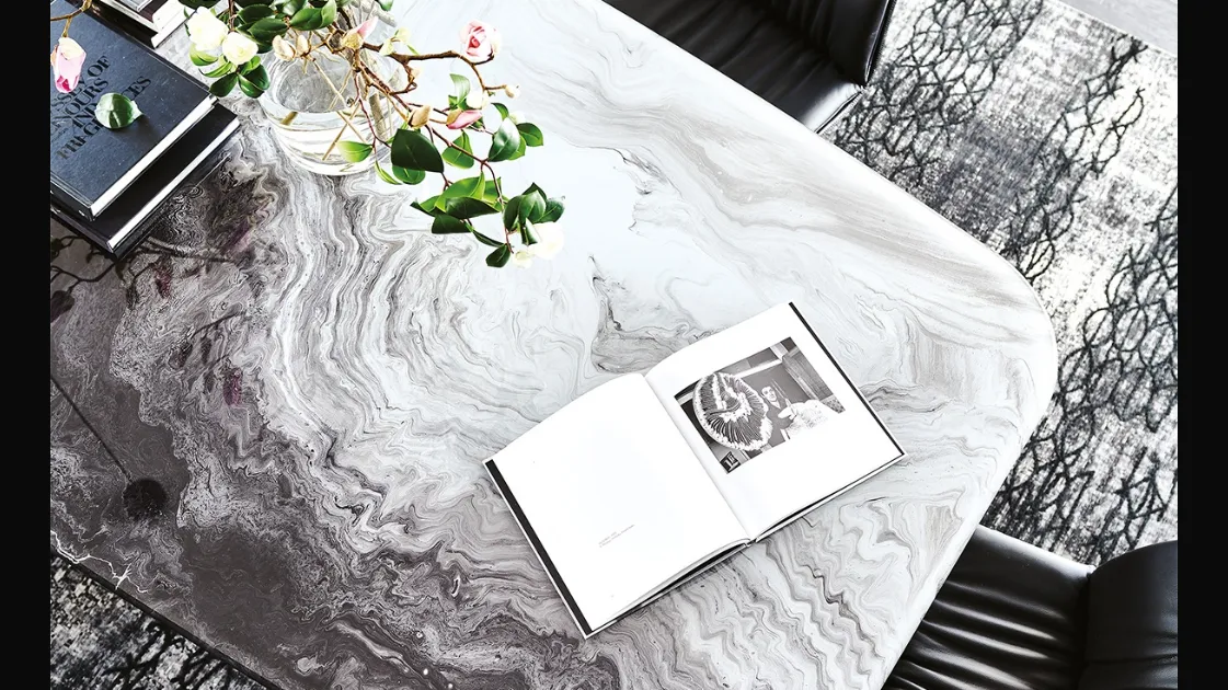 Tavolo con base in metallo e top in cristallo decorato con stampa artistica Eliot Crystalart di Cattelan Italia