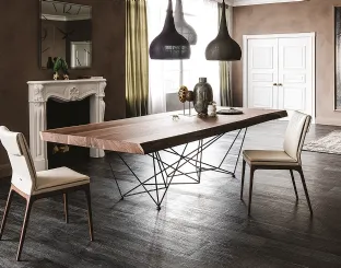 Tavolo con piano in legno di noce massello con bordi irregolari Gordon Deep Wood di Cattelan Italia