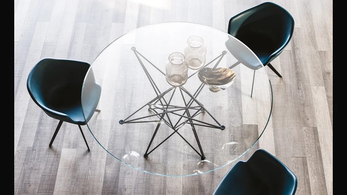 Tavolo con base in acciaio e piano in cristallo bisellato Gordon di Cattelan Italia