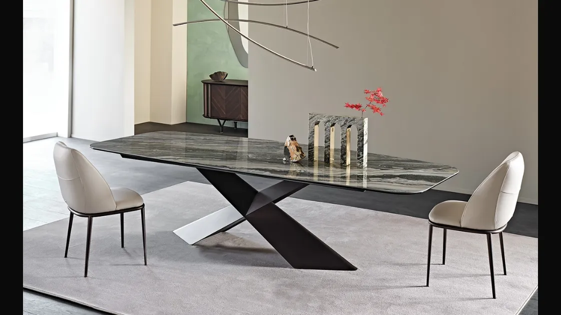 Tavolo con base in metallo e piano in ceramica Tyron Keramik di Cattelan Italia