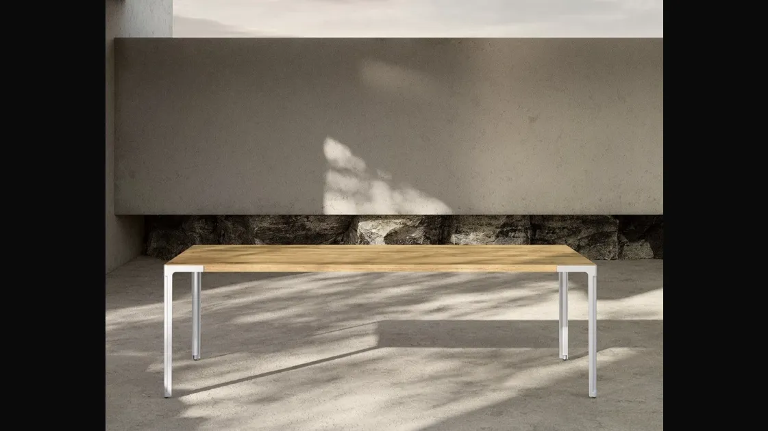 Tavolo Fan in rovere e acciaio di Desalto