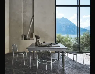 Tavolo Gray 32 in legno di Gervasoni