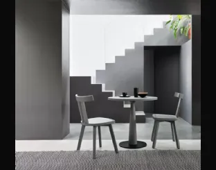 Tavolo Gray 39 in massello di noce laccato di Gervasoni