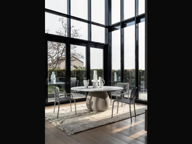 Tavolo Next 236 in marmo con base in cemento di Gervasoni