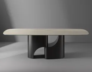 Tavolo Taijitu con piano in marmo e base in metallo di Bonaldo