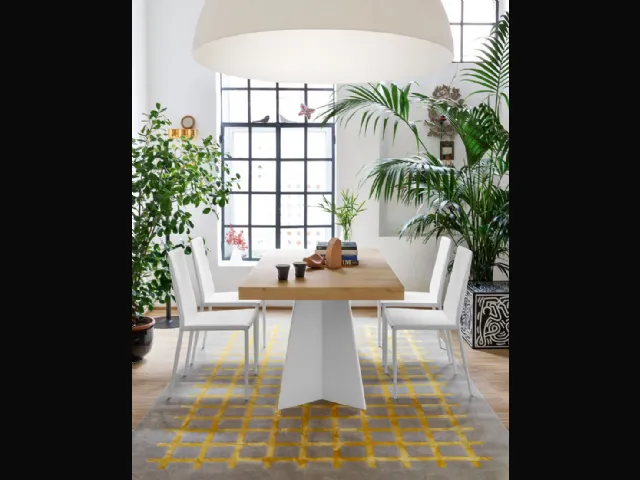Tavolo allungabile in nobilitato rovere naturale con base in metallo bianco opaco Wings di Connubia