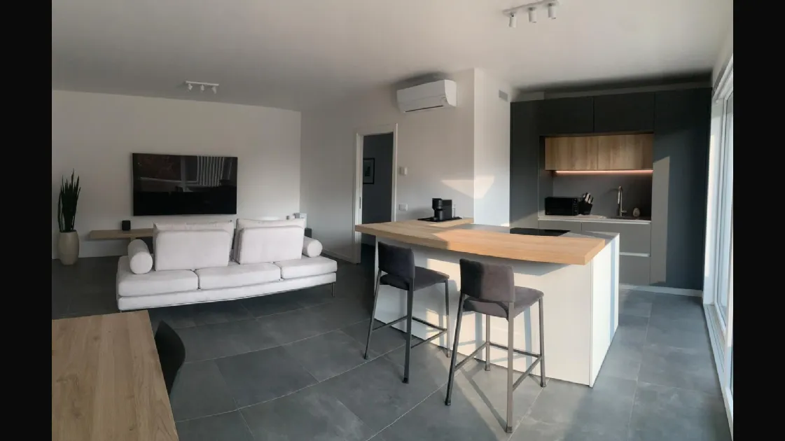 ARREDO COMPLETO APPARTAMENTO ARZERGRANDE