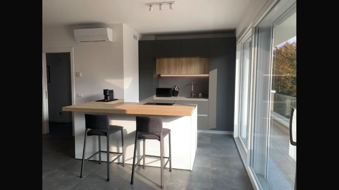 ARREDO COMPLETO APPARTAMENTO ARZERGRANDE