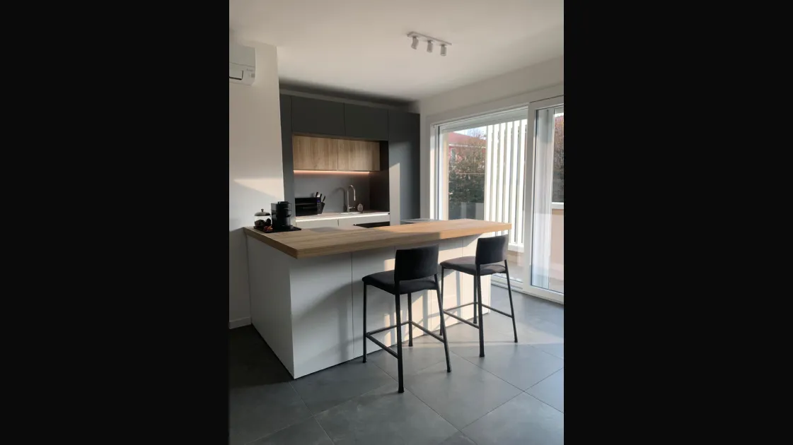 ARREDO COMPLETO APPARTAMENTO ARZERGRANDE