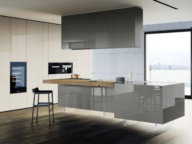 Cucina Design 36e8 Isola in vetro laccato Grigio lucido con piano in legno di Rovere centenario di Lago