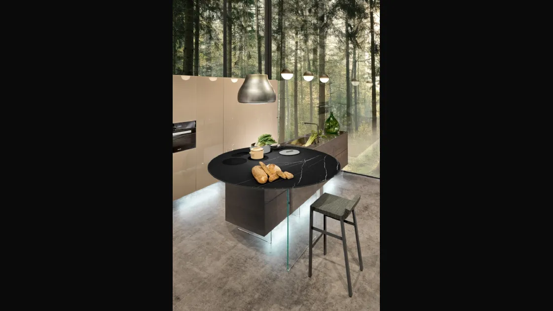 Cucina Design Air in legno con penisola con fuochi integrati in Marble XGlass Marquina di Lago