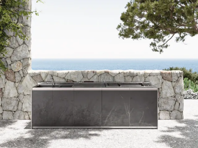 Cucina Design con isola Santorini 1|2 in gres e acciaio inox di Zampieri Cucine