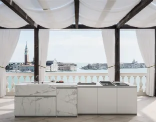 Cucina Design con isola Venezia 2 di Zampieri Cucine