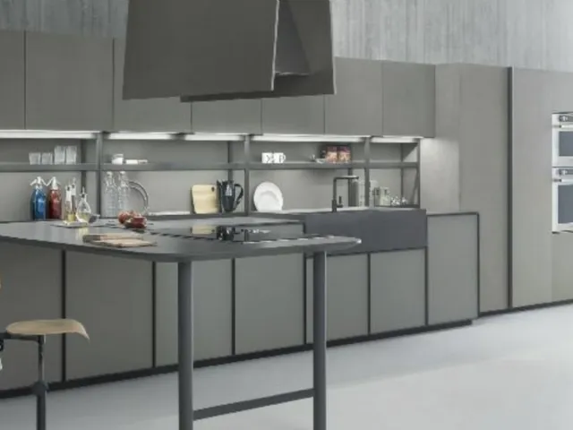 Cucina Design lineare in vetro acidato e ecomalta con top in quarzite XP 01 di Zampieri Cucine