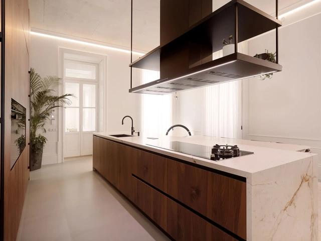 Cucina Moderna con isola Aspen in Noce Canaletto di Doimo Cucine