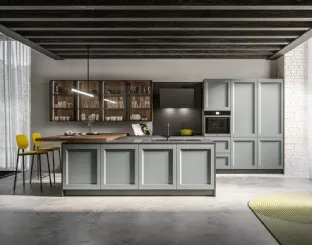 Cucina Moderna con isola in laccato poro aperto Grigio perla e penisola in finitura Rovere safari Frida Modern di Arredo3