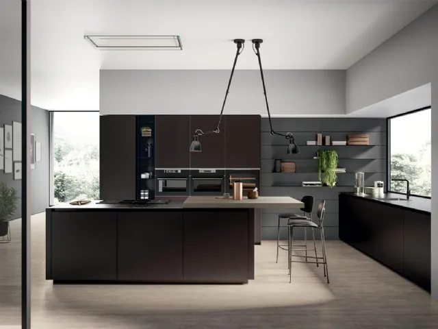 Cucina Moderna con isola in vetro opaco Caffè e penisola in impiallacciato Rovere safari Glass 2 0 di Arredo3