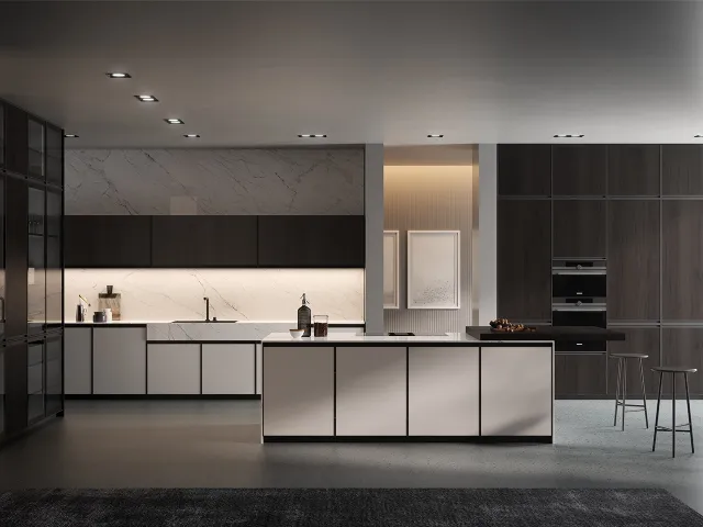 Cucina Moderna con isola in vetro opaco Bianco e Nebbia con top in Laminam Statuarietto Kronos di Arredo3