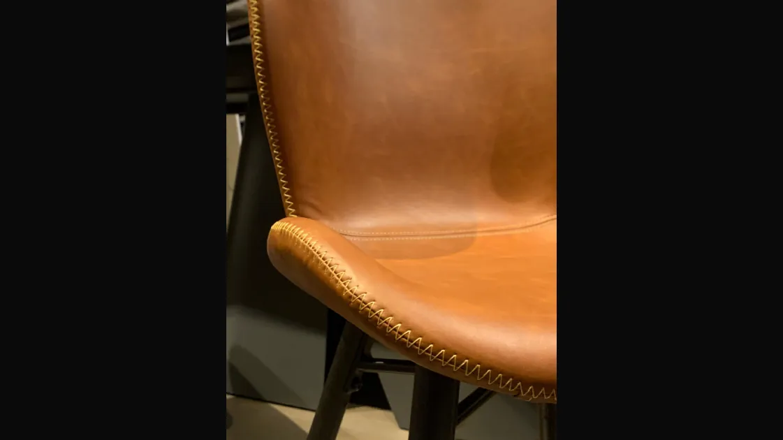 Sedia Devina Nais modello Gloves Cognac