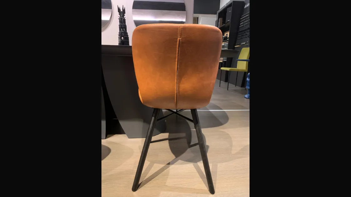 Sedia Devina Nais modello Gloves Cognac