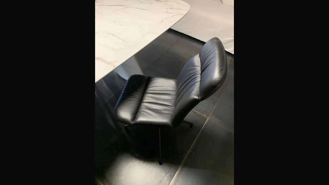 Poltroncina girevole modello Kelly di Cattelan Italia