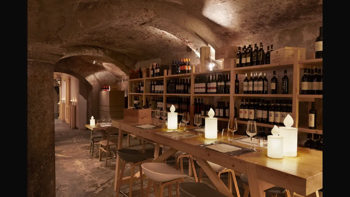 Lampada da tavolo modello Fiamma di Slide